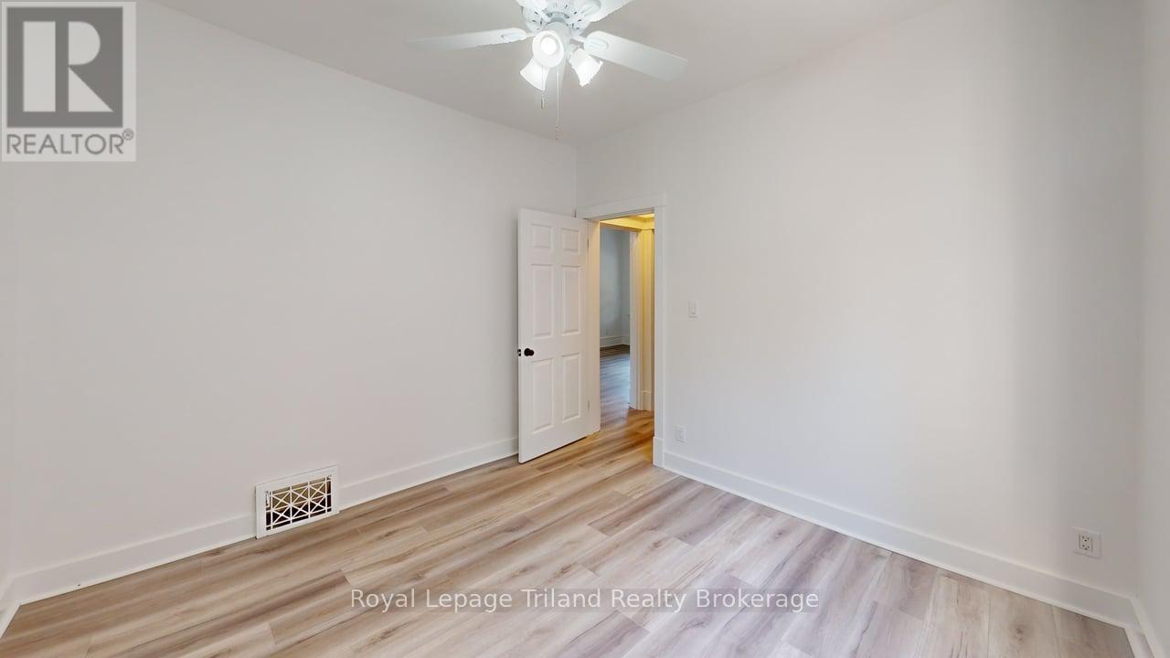 279 VANSITTART AVENUE - 5