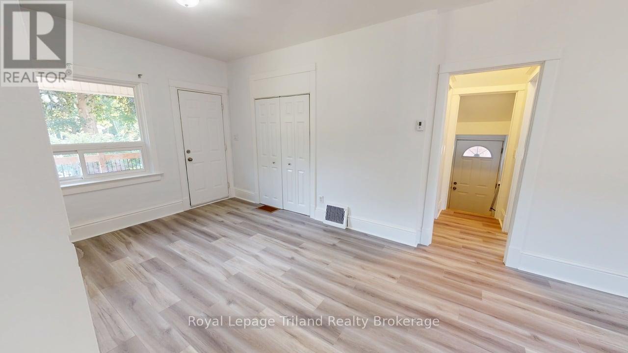 279 VANSITTART AVENUE - 9