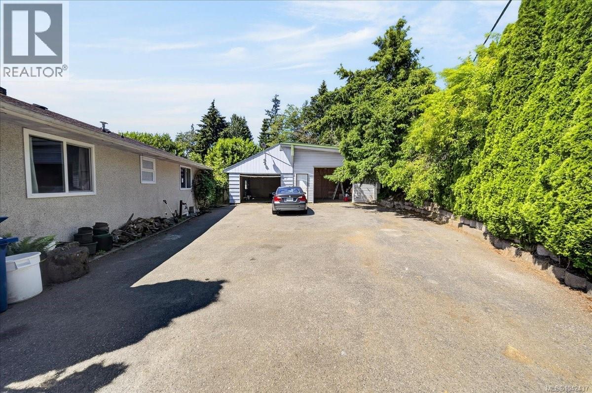 2216 Carpenter Rd - 48