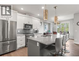 Kitchen - 246 Dormie Place, Vernon, BC V1H1Y5 Photo 15
