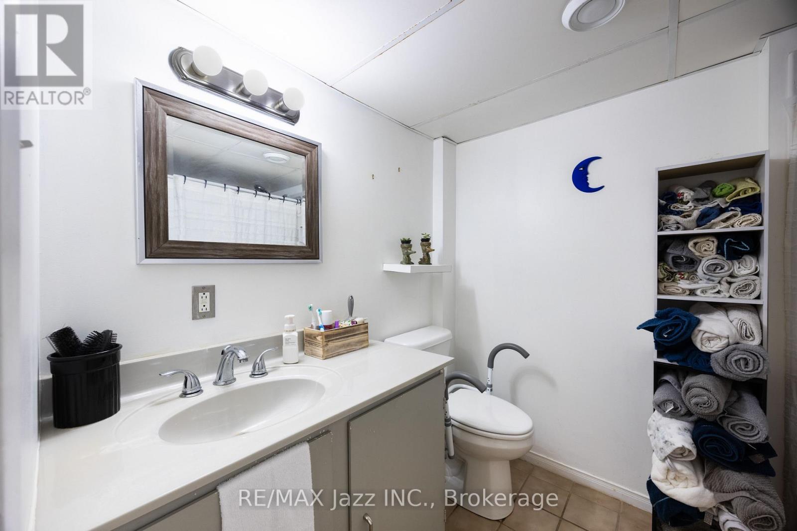 62 CROSSLEY DRIVE - 31