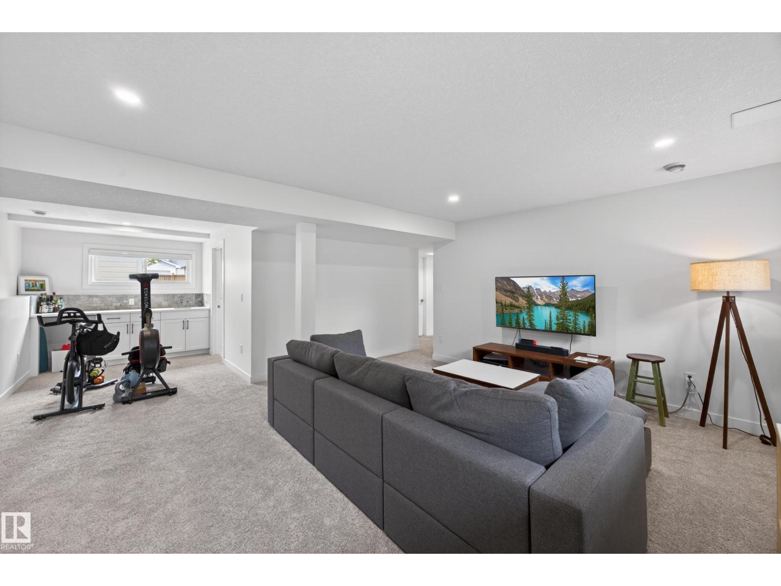 9915 154 ST NW - 18