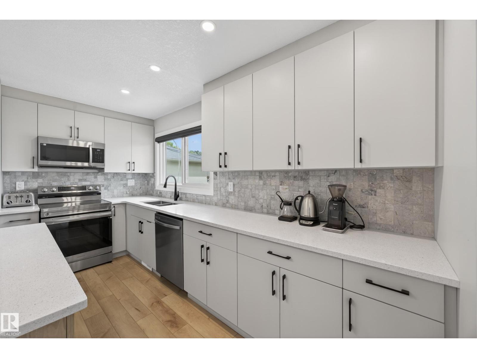 9915 154 ST NW - 5