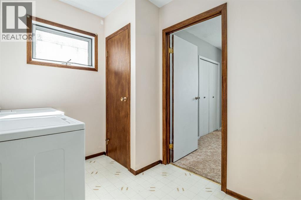 2729 216 Street - 23