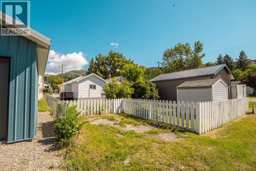 2729 216 Street - 35