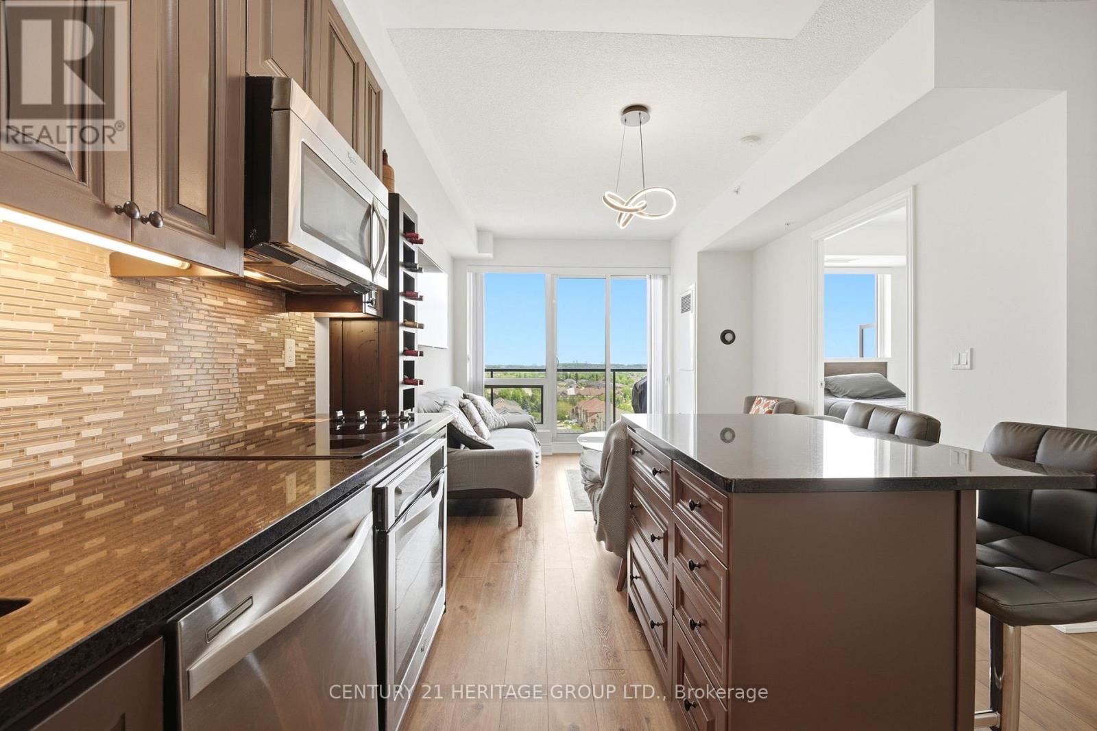#1106B 9090 YONGE STREET - 15