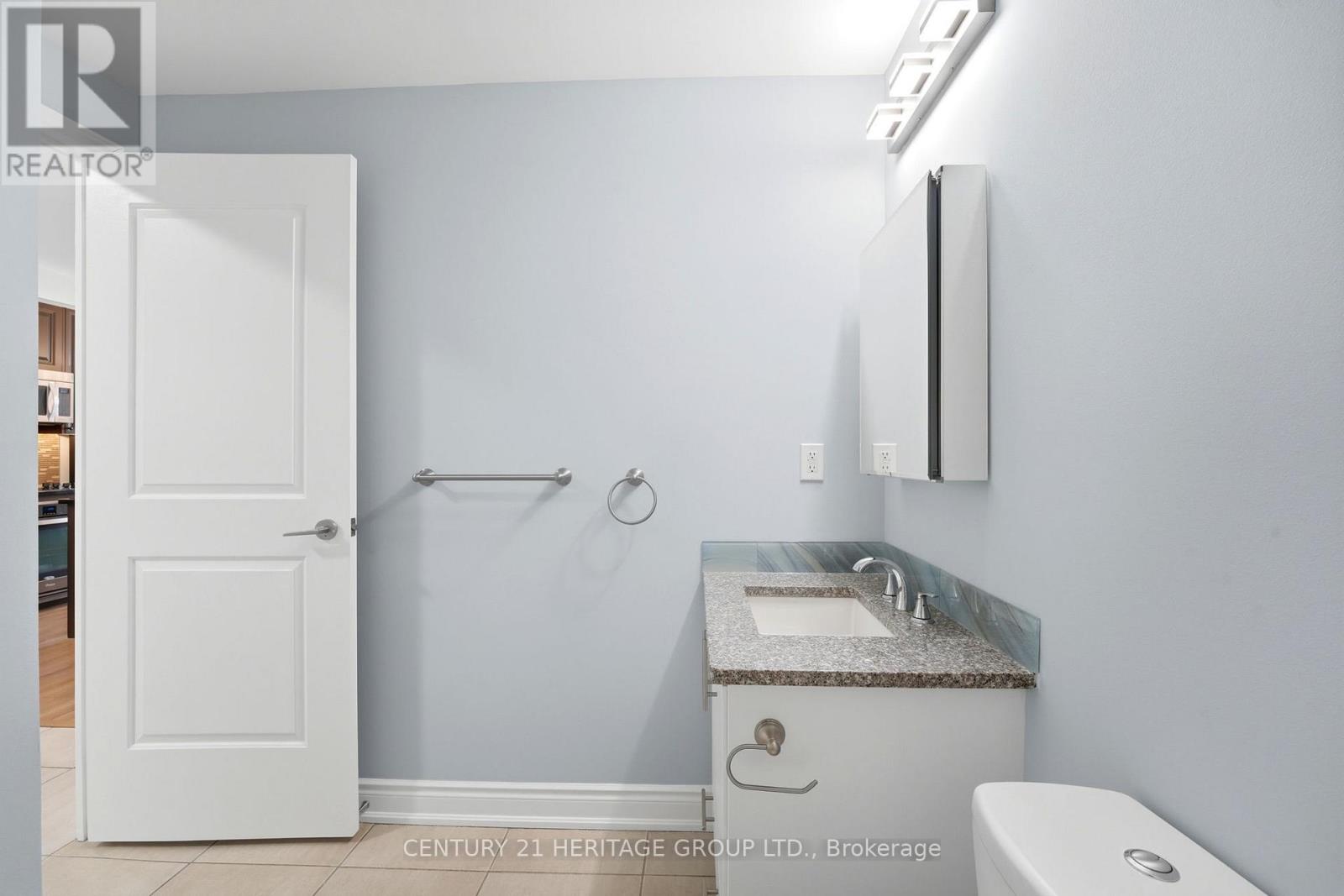 #1106B 9090 YONGE STREET - 22