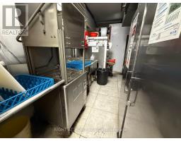 7057 Yonge Street, Markham, ON L3T2A6 Photo 6
