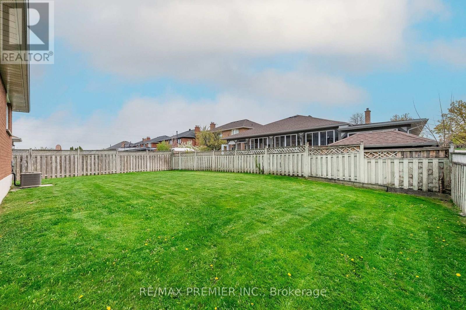 175 MEDALLION BOULEVARD - 23
