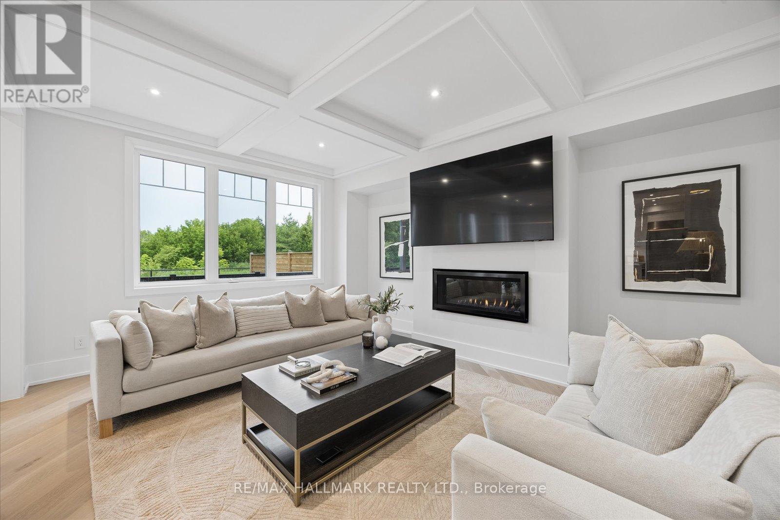211 BUSATO DRIVE - 21