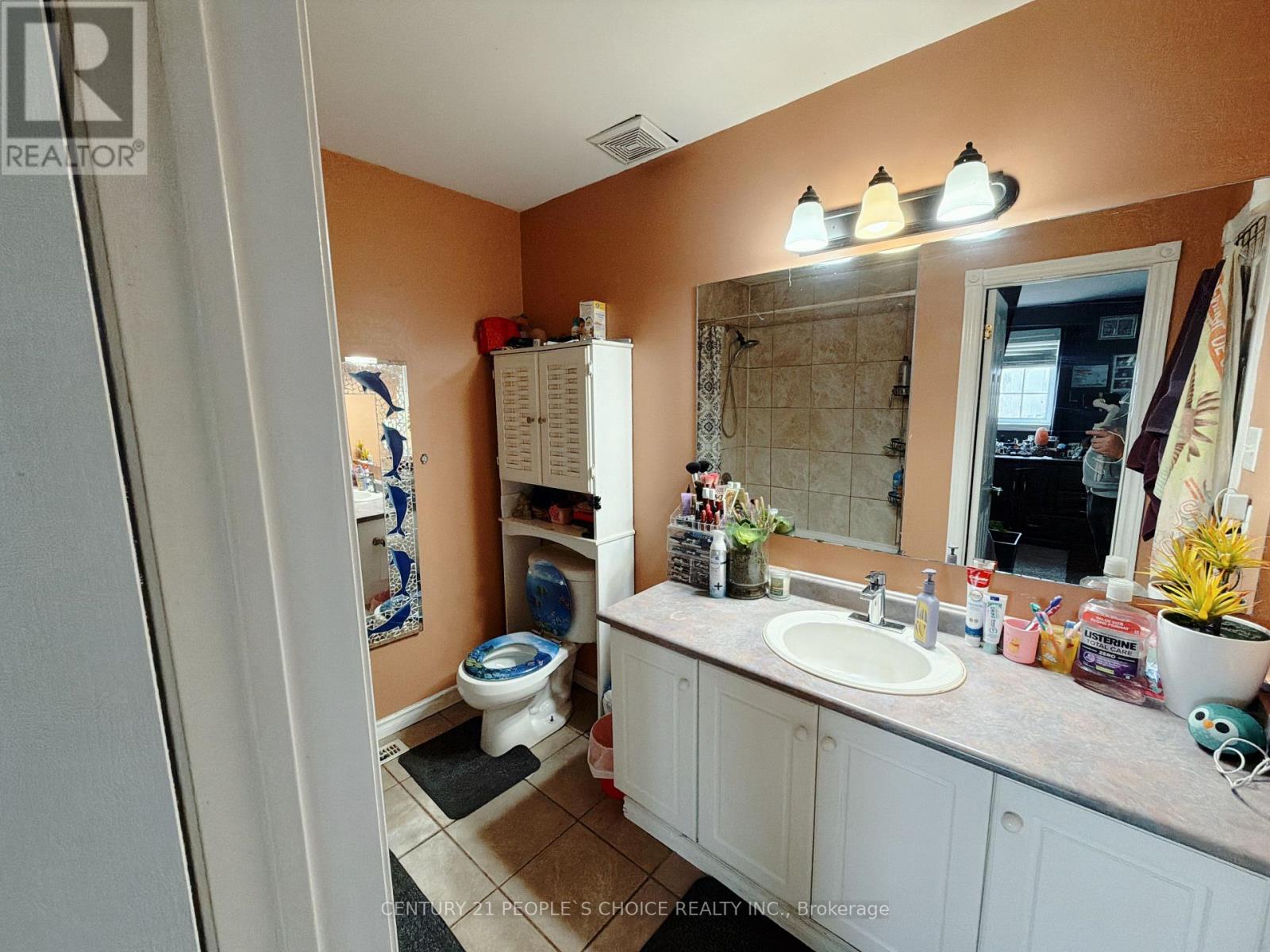 66 MICHAEL CRESCENT - 22