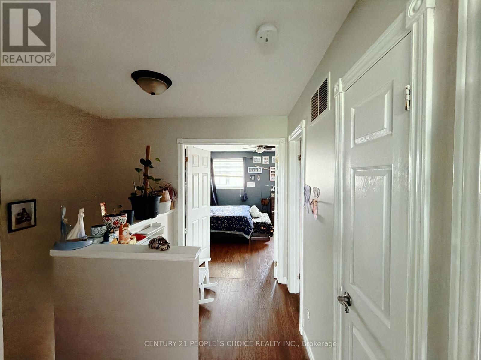 66 MICHAEL CRESCENT - 34