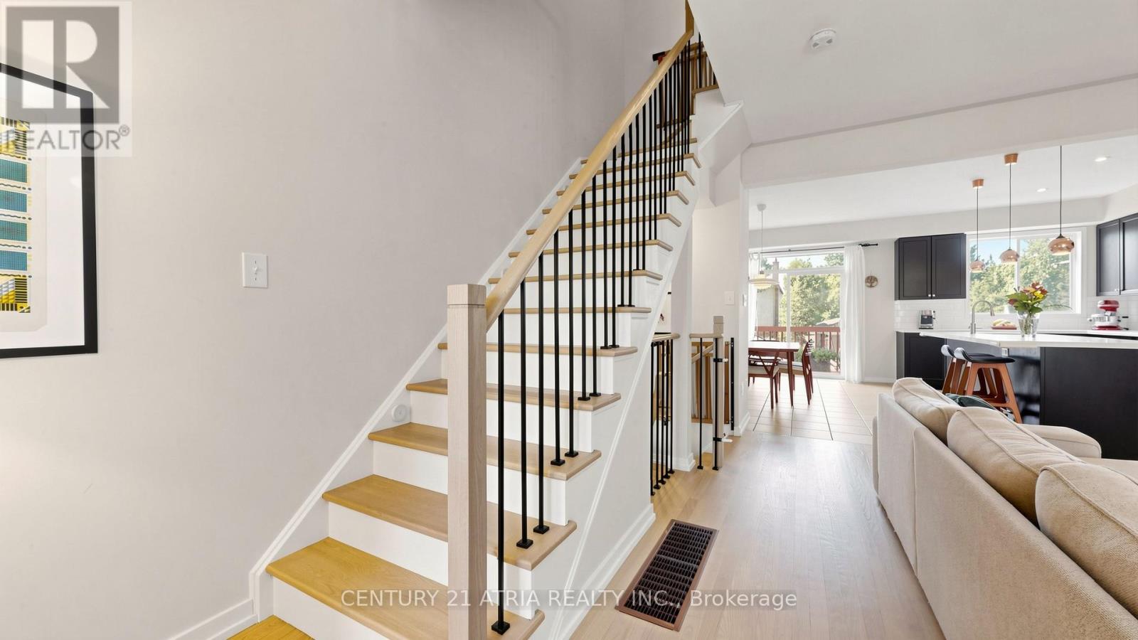 34 CURRAN HALL CRESCENT - 17