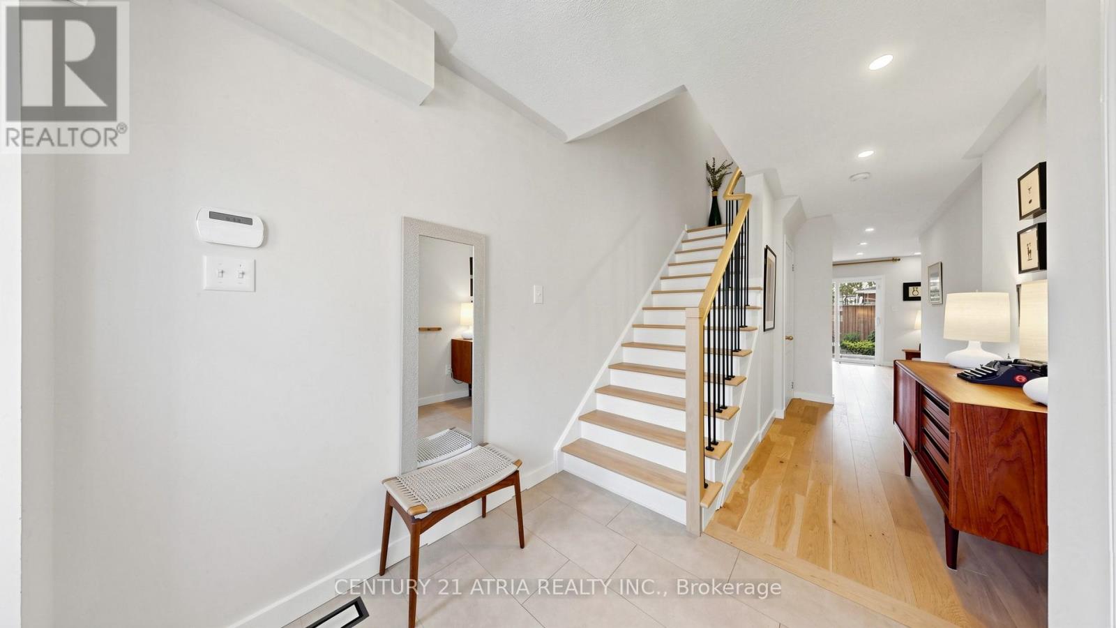 34 CURRAN HALL CRESCENT - 30