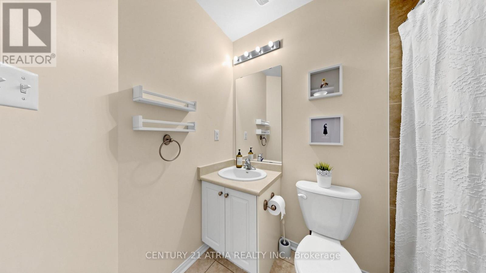 34 CURRAN HALL CRESCENT - 29