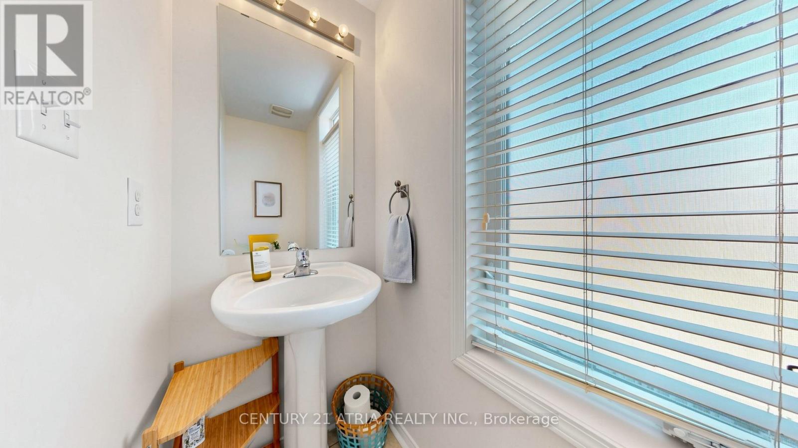 34 CURRAN HALL CRESCENT - 16