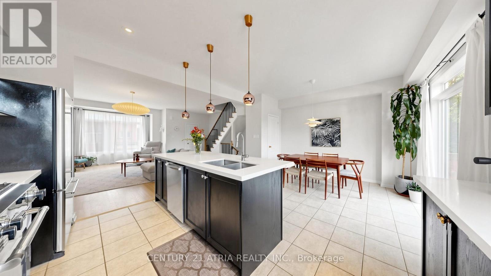 34 CURRAN HALL CRESCENT - 11