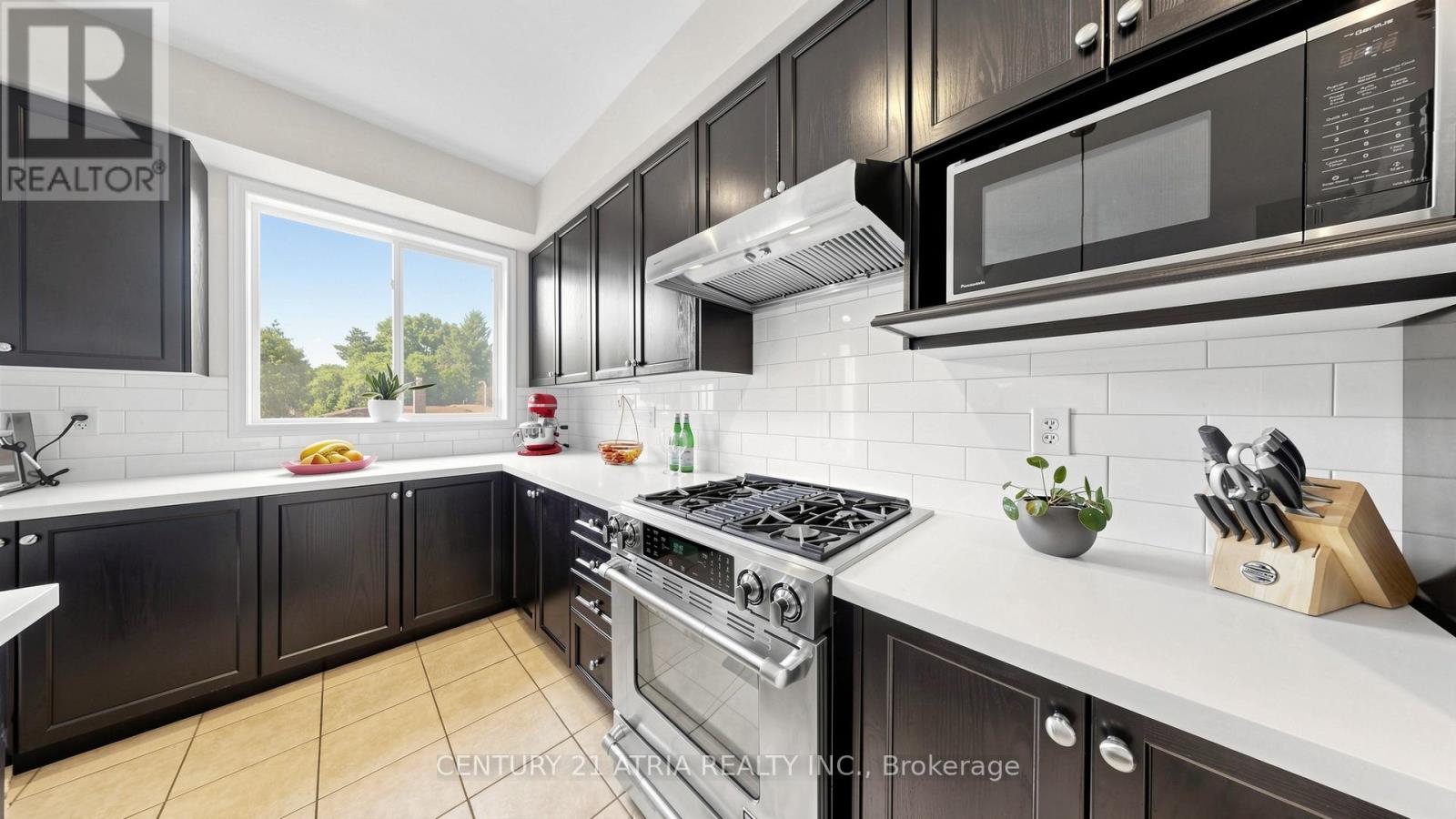 34 CURRAN HALL CRESCENT - 12