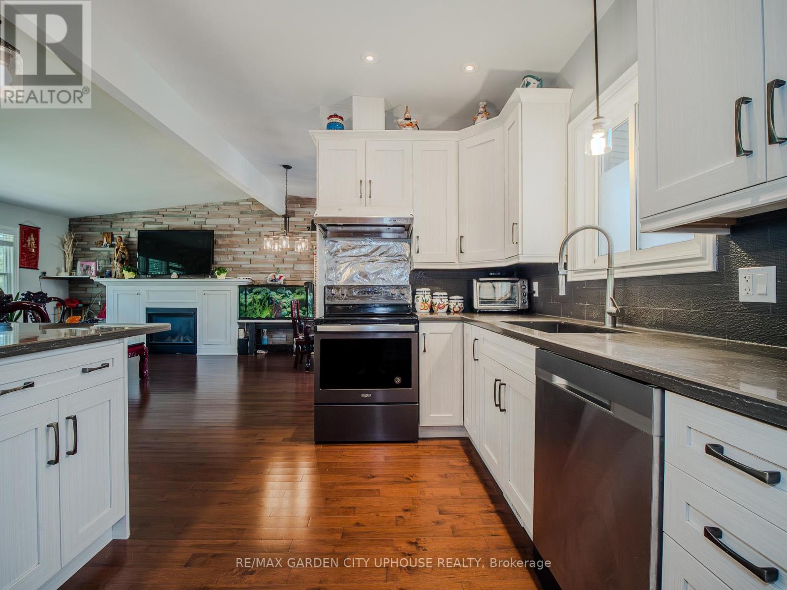 33 PARNELL ROAD - 6