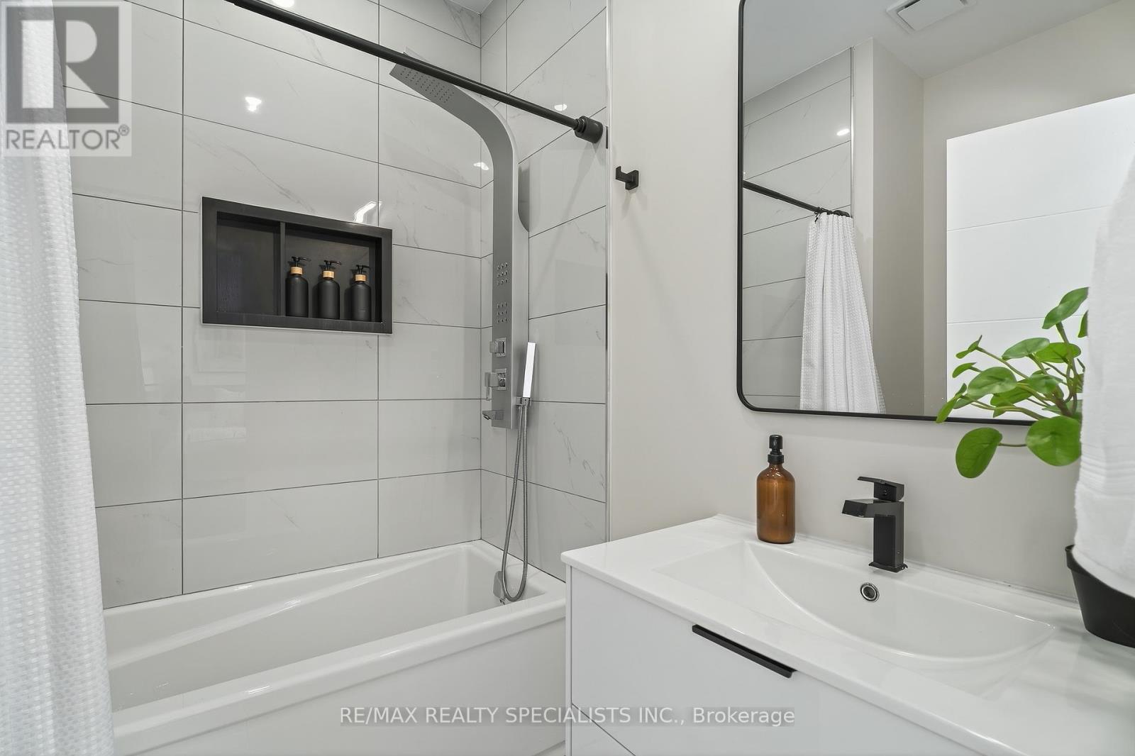207 MONTFORT STREET, Ottawa. Luxury613. By Peter Sagos - Image 16
