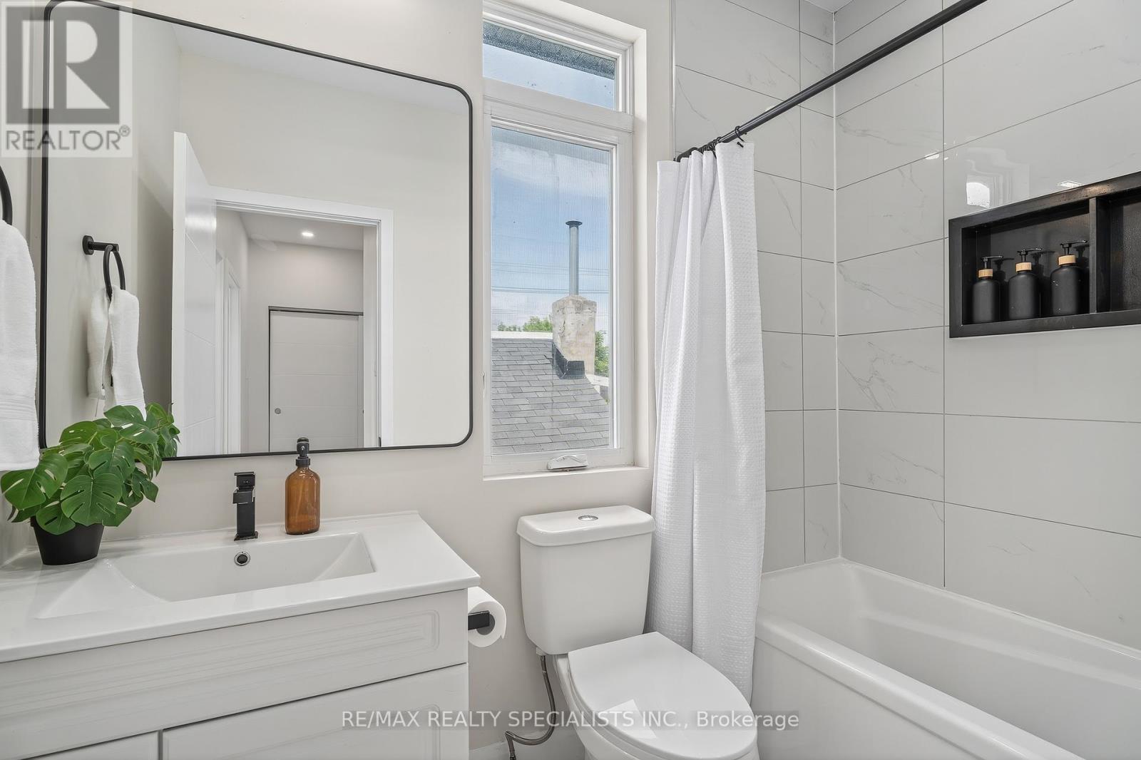 207 MONTFORT STREET, Ottawa. Luxury613. By Peter Sagos - Image 18
