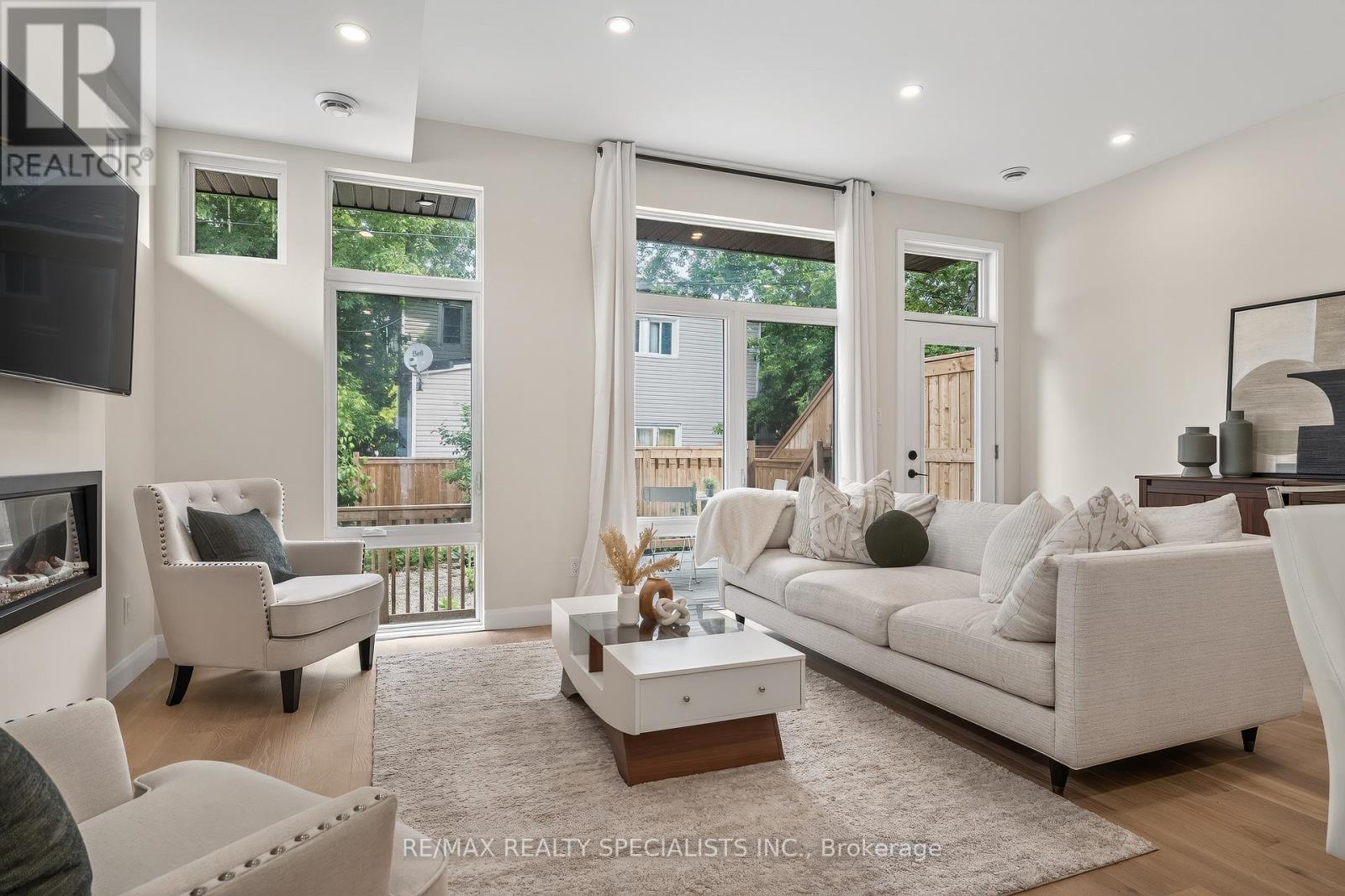 207 MONTFORT STREET, Ottawa. Luxury613. By Peter Sagos - Image 2