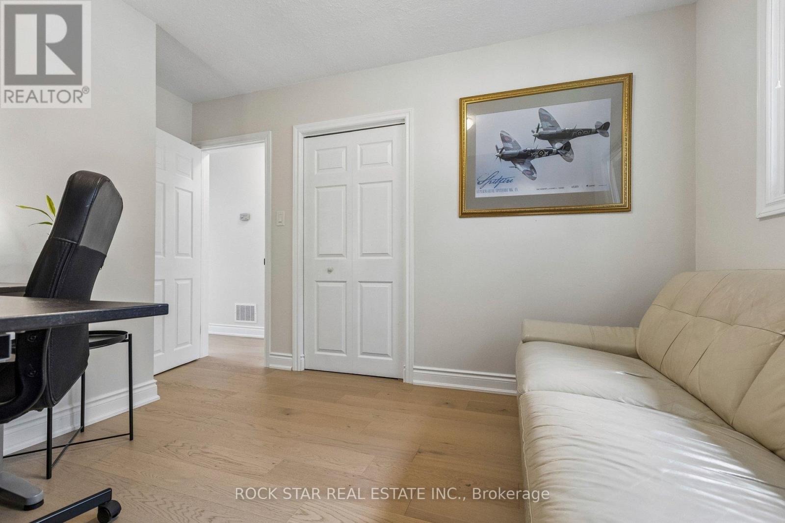 130 HUDSON CRESCENT - 20