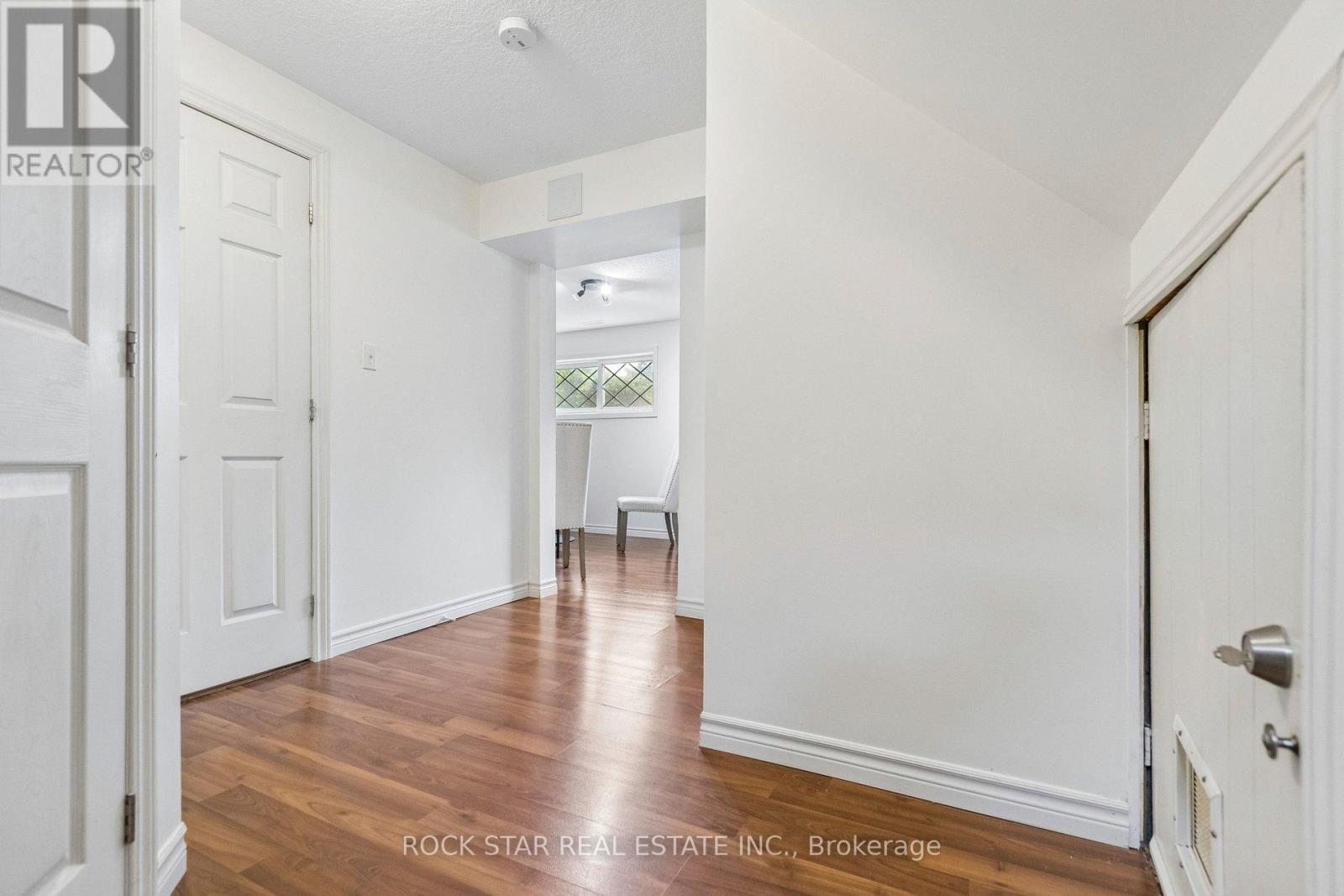 130 HUDSON CRESCENT - 23