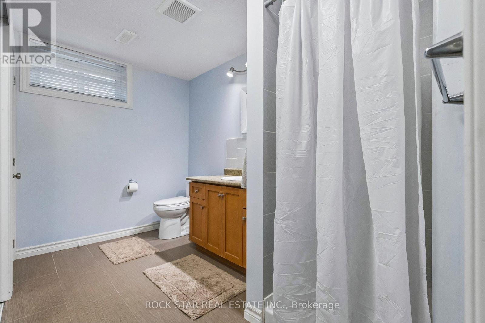 130 HUDSON CRESCENT - 28
