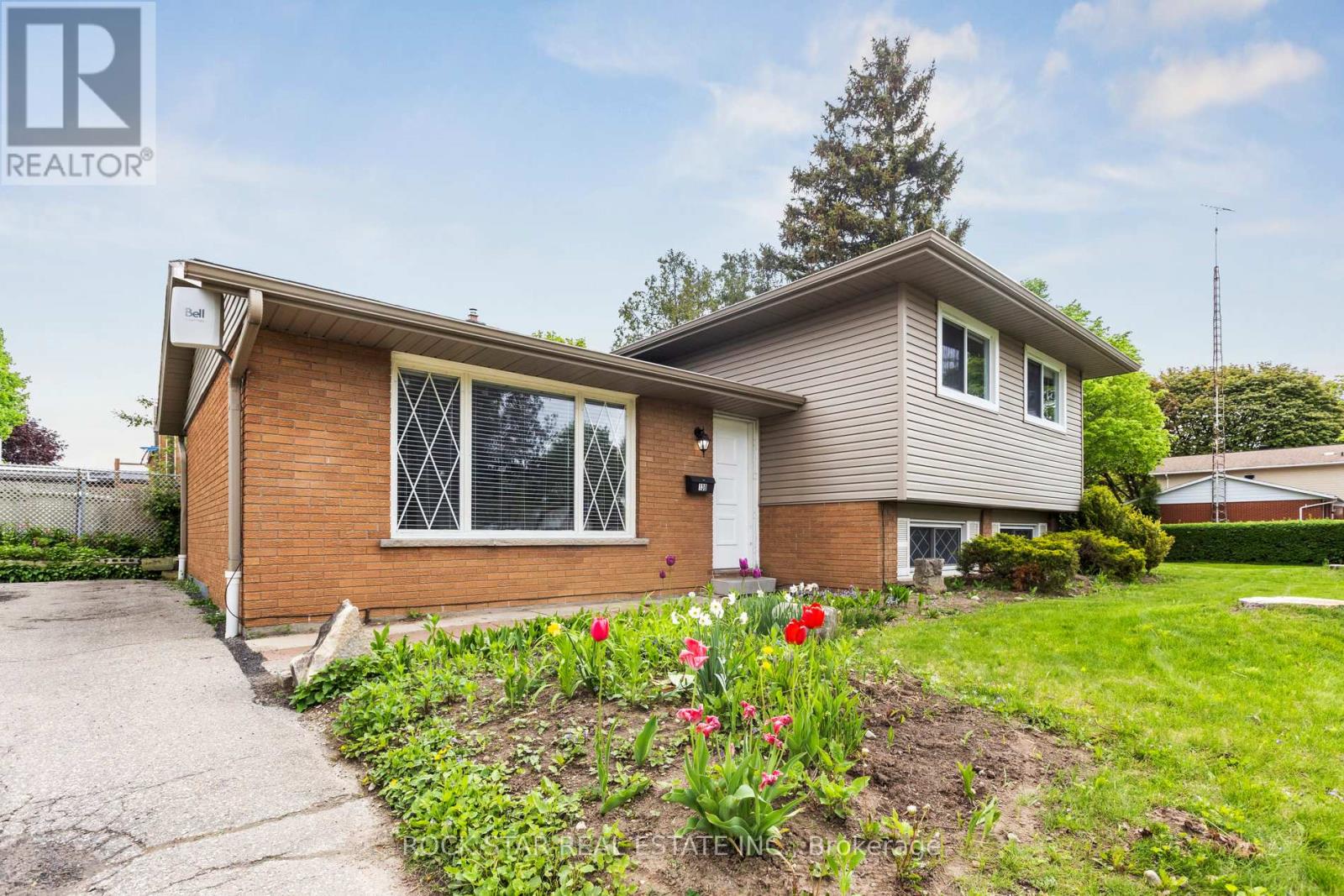 130 HUDSON CRESCENT - 33