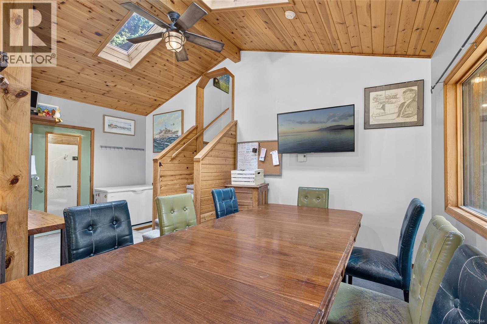 5749 Sea Terrace Rd, Courtenay