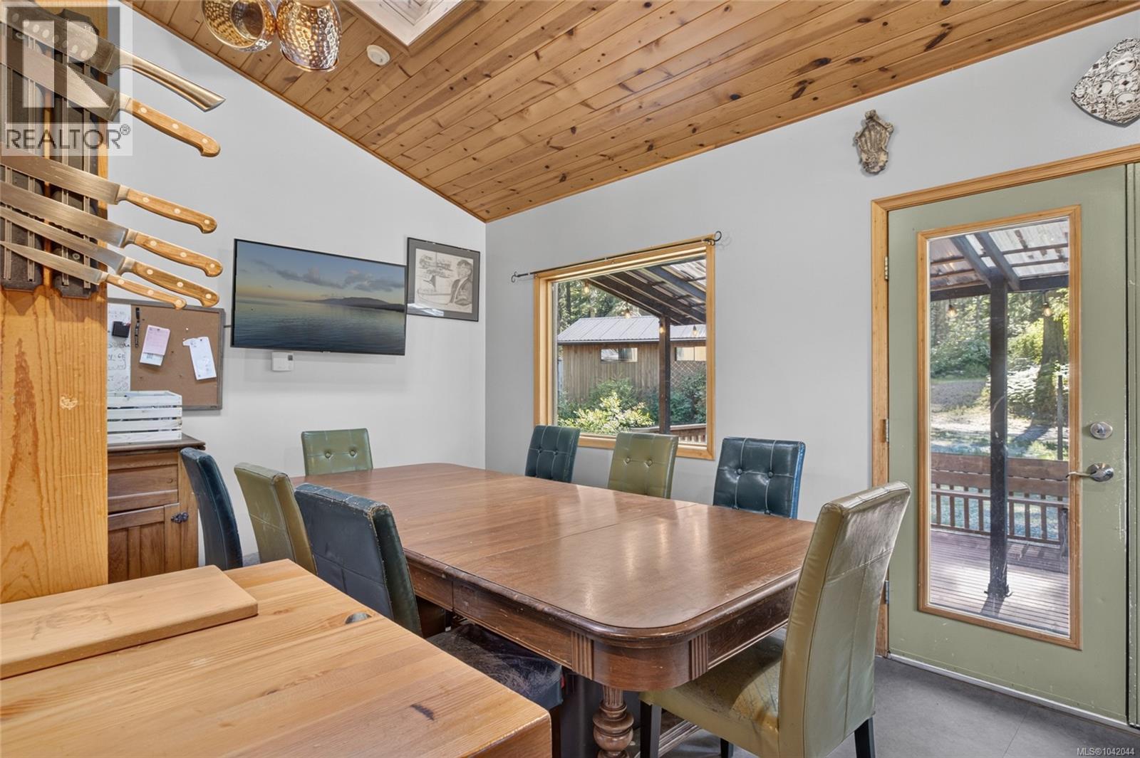 5749 Sea Terrace Rd, Courtenay
