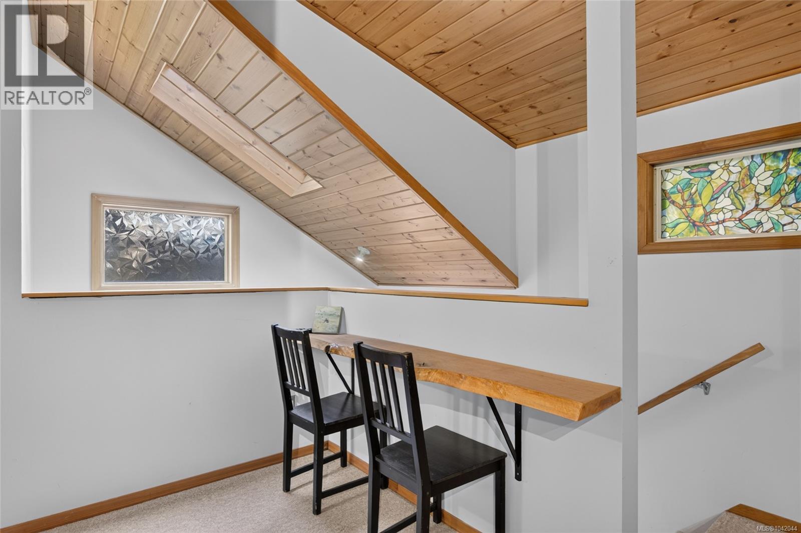 5749 Sea Terrace Rd, Courtenay