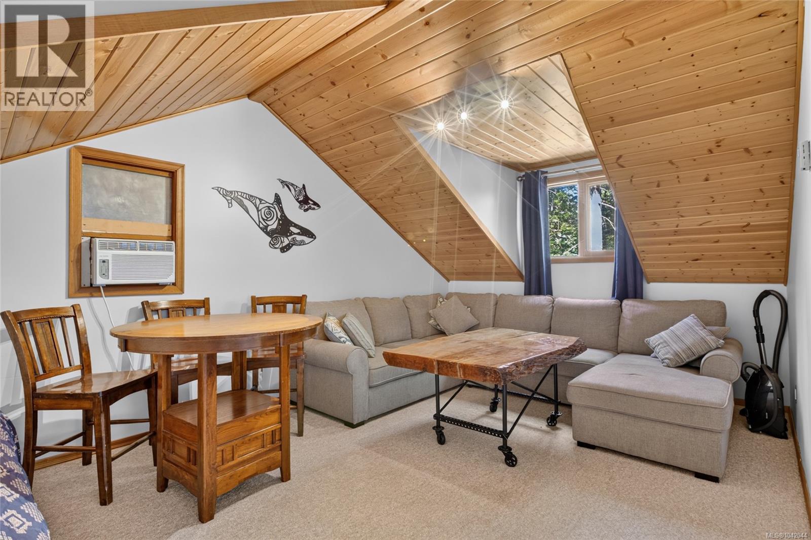 5749 Sea Terrace Rd, Courtenay