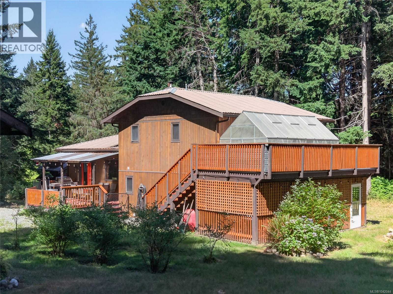 5749 Sea Terrace Rd, Courtenay