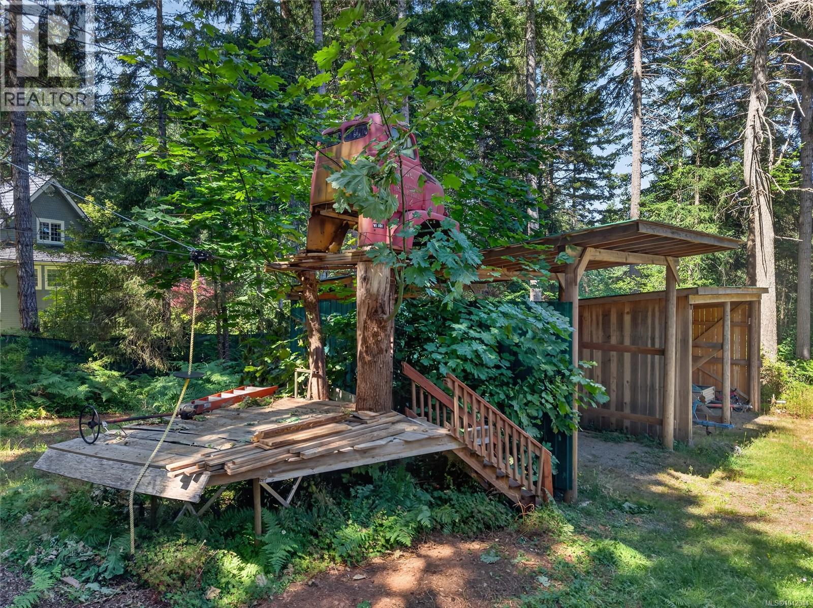 5749 Sea Terrace Rd, Courtenay