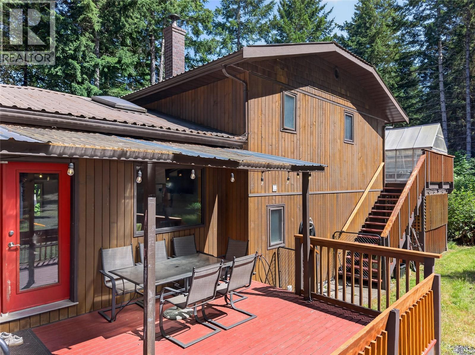 5749 Sea Terrace Rd, Courtenay