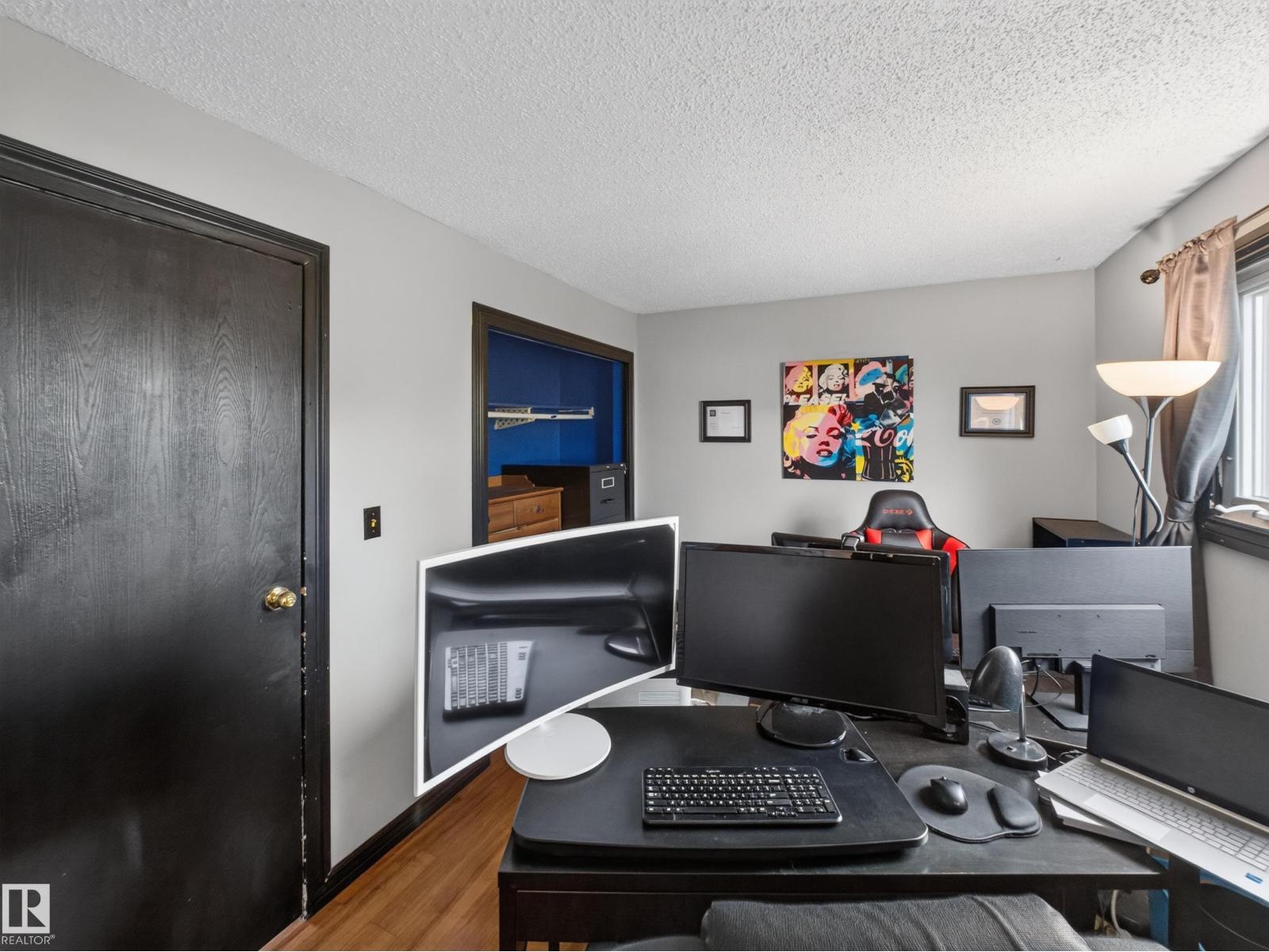 3503 42A AV NW - 38