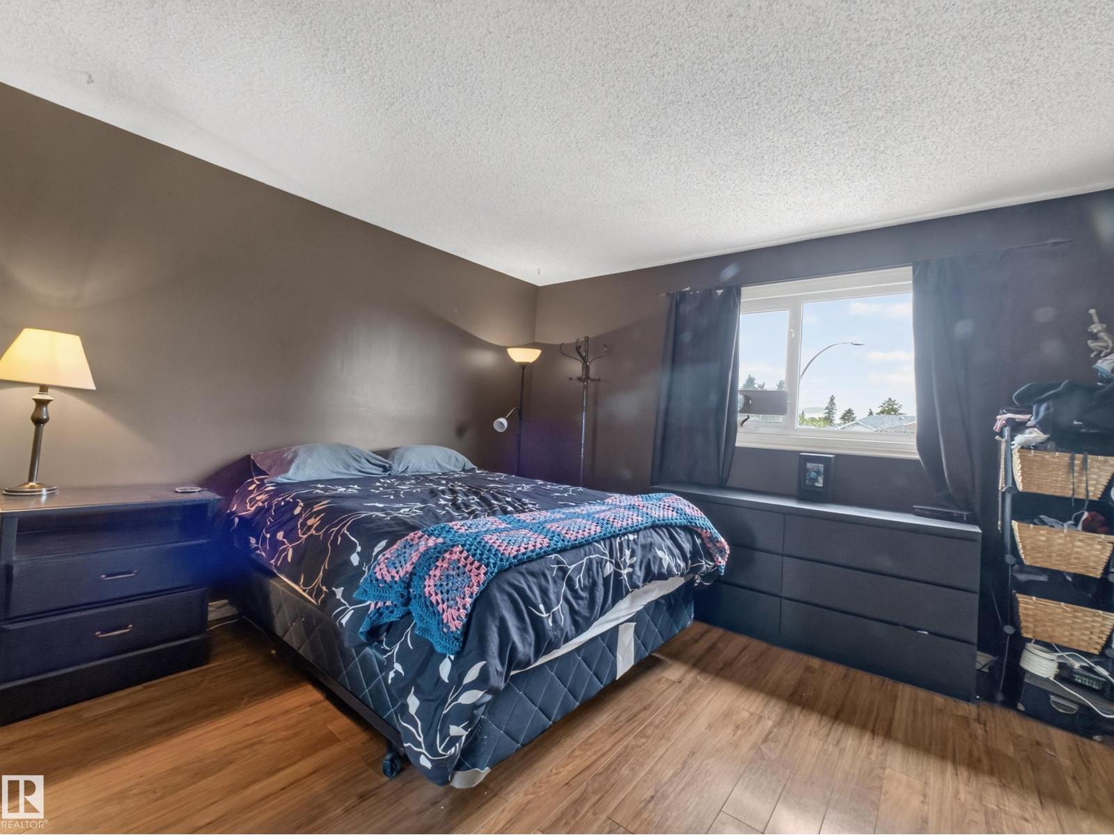 3503 42A AV NW - 26