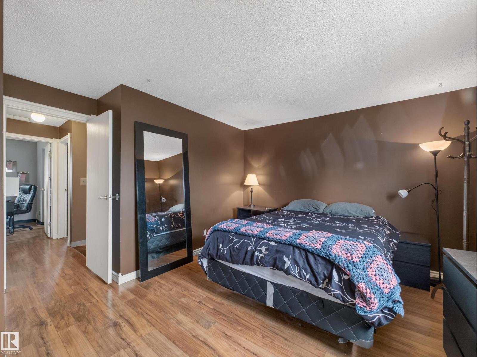 3503 42A AV NW - 25