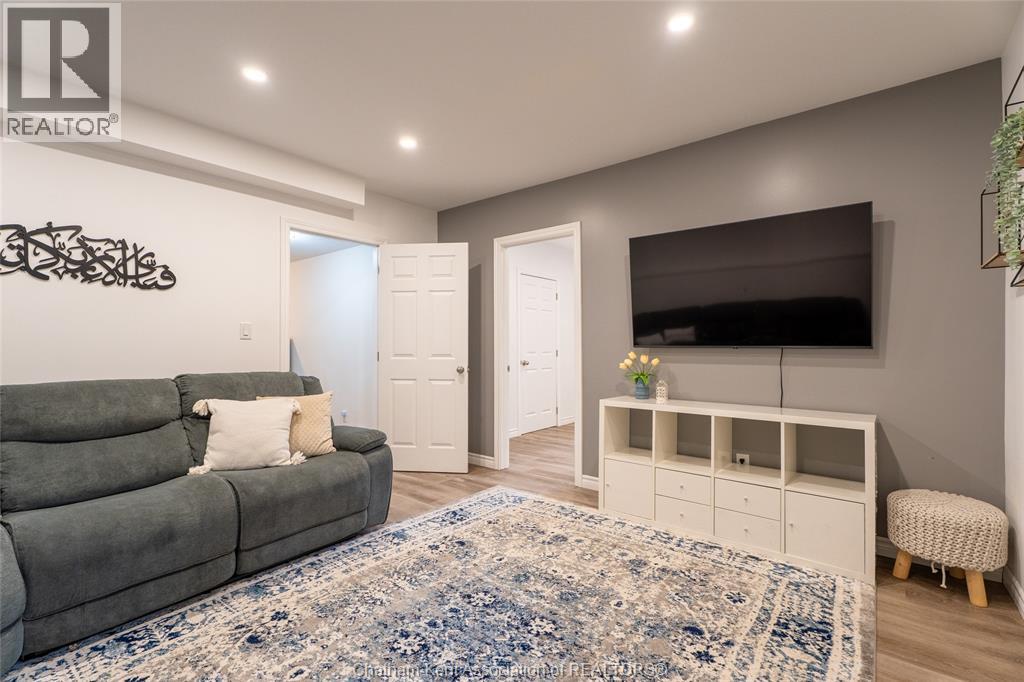 30 St Michael AVENUE - 31