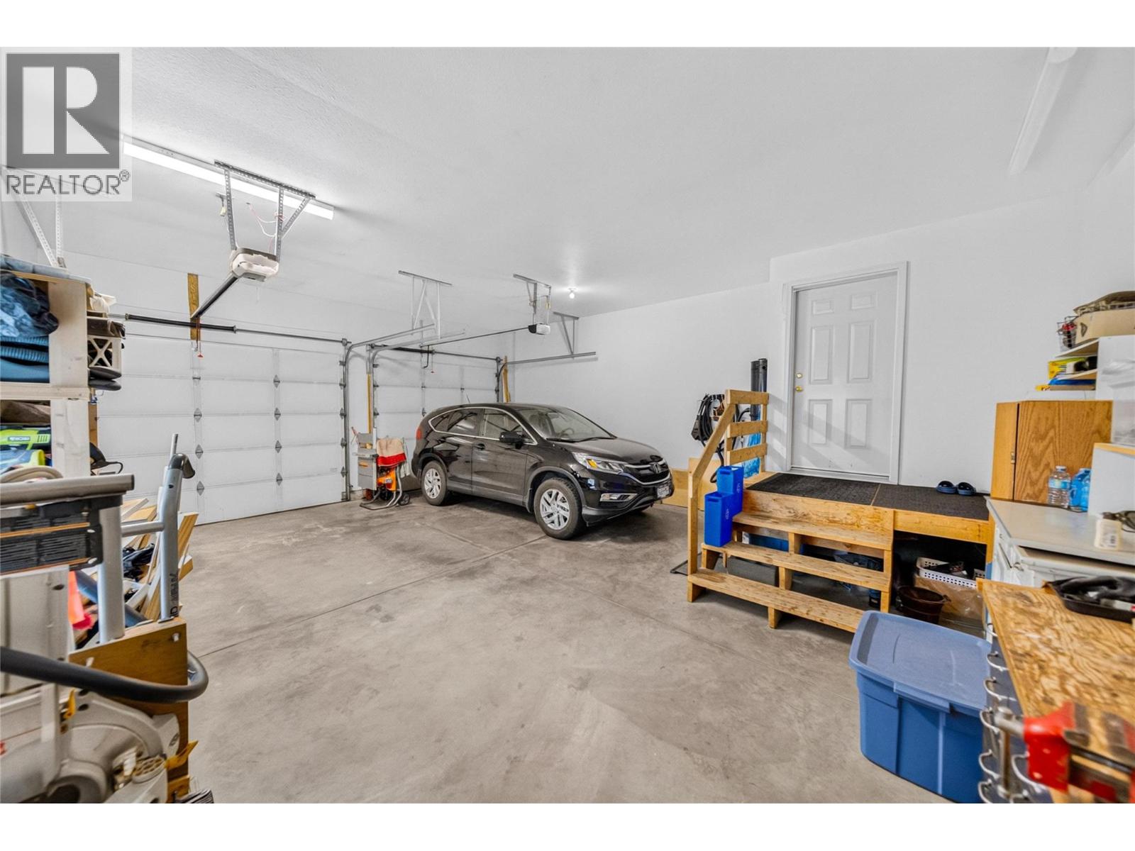 2916 Edgewood Drive, Cranbrook