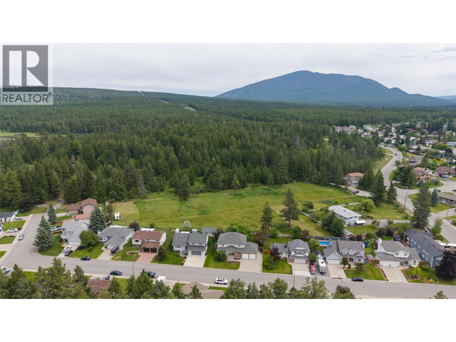 2916 Edgewood Drive, Cranbrook