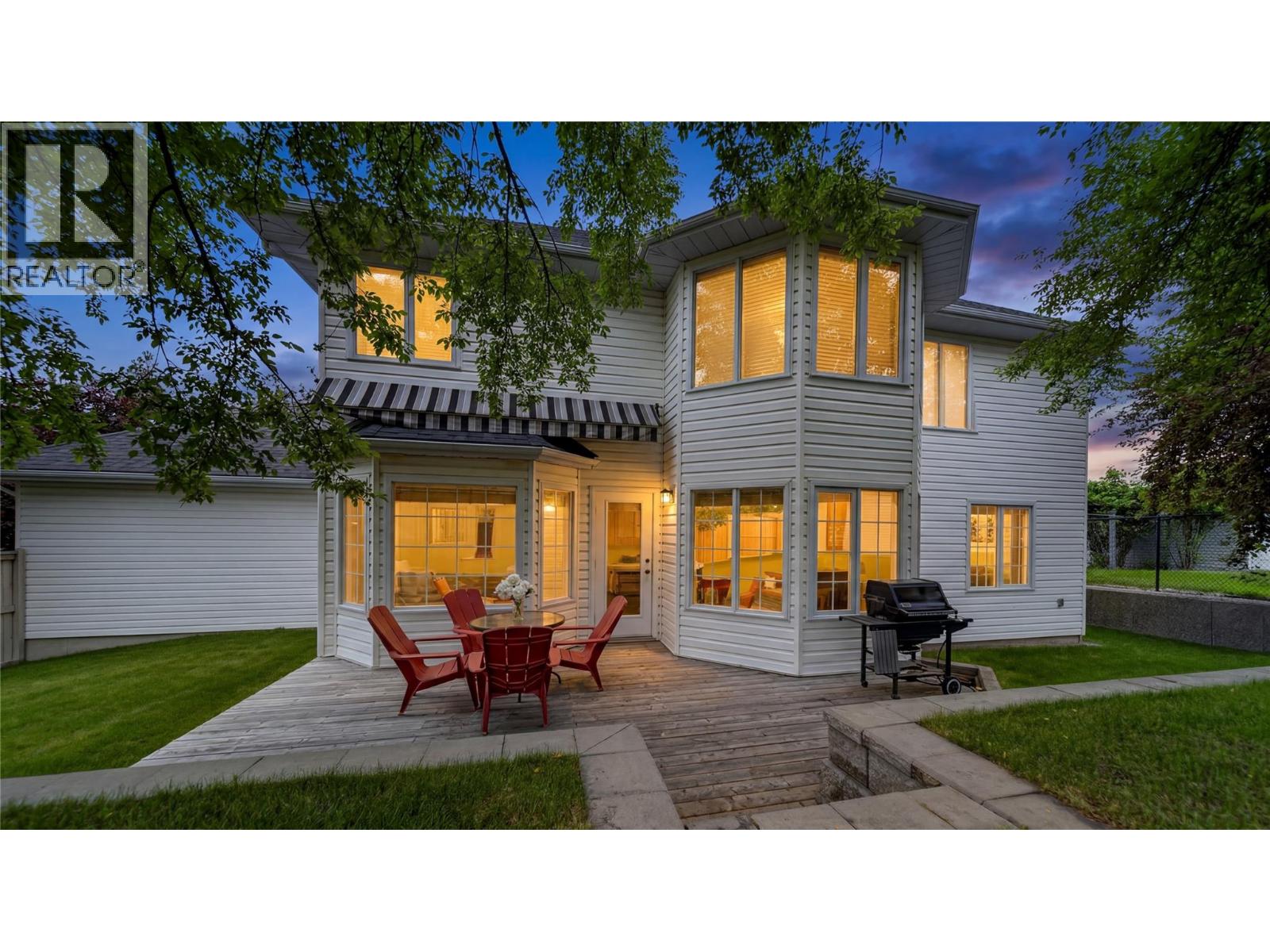 2916 Edgewood Drive, Cranbrook