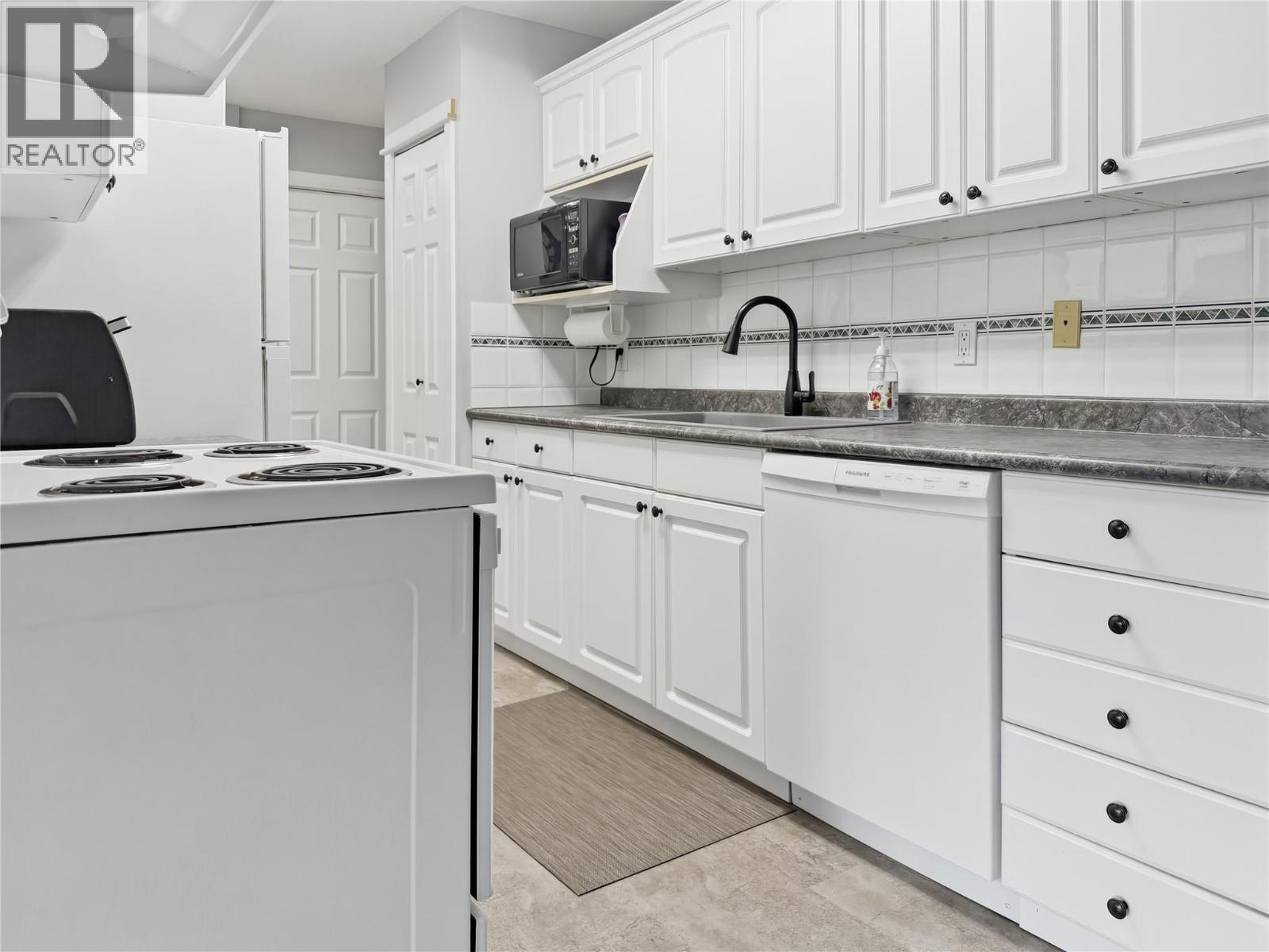 1299 Ponderosa Drive Unit# 211A, Sparwood