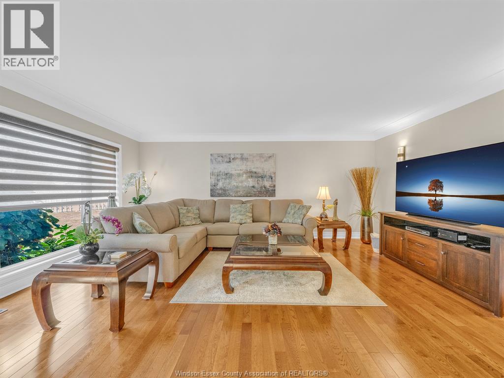 7 LONGBEACH DRIVE - 14