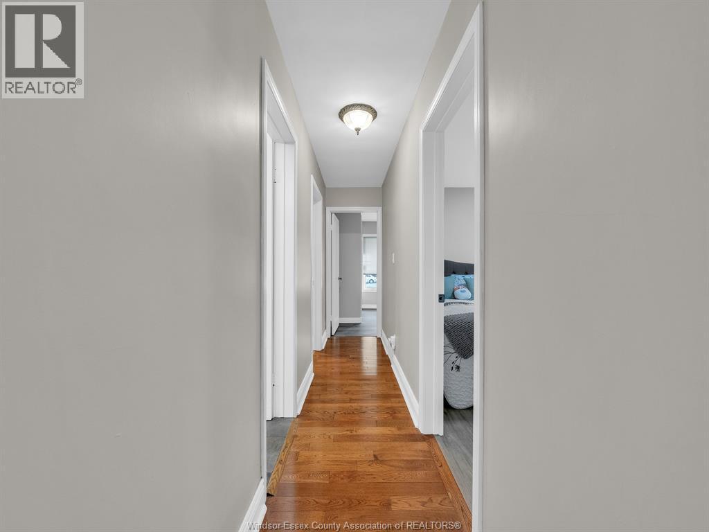 7 LONGBEACH DRIVE - 22