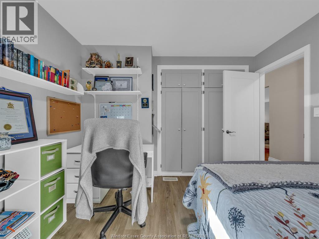 7 LONGBEACH DRIVE - 24