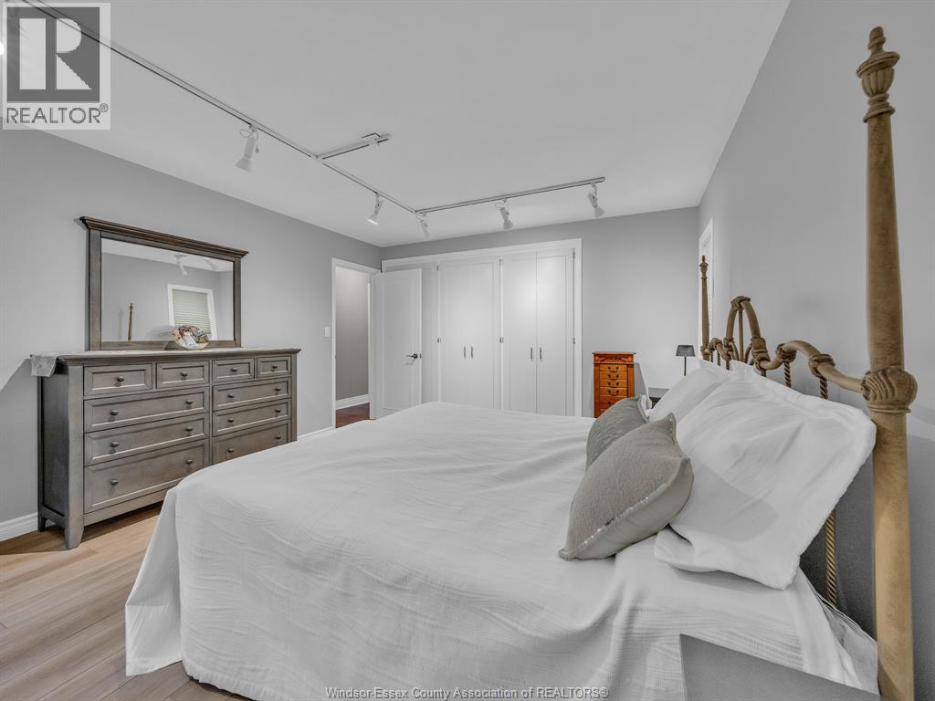 7 LONGBEACH DRIVE - 28