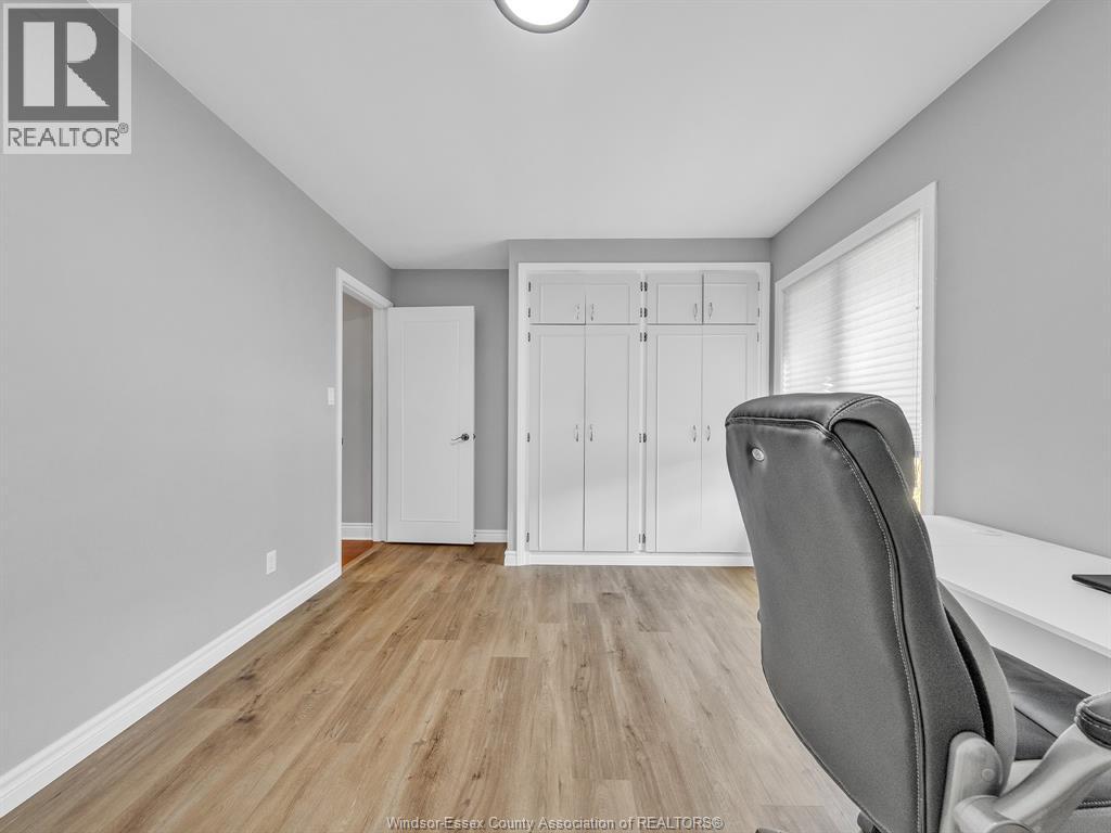 7 LONGBEACH DRIVE - 30